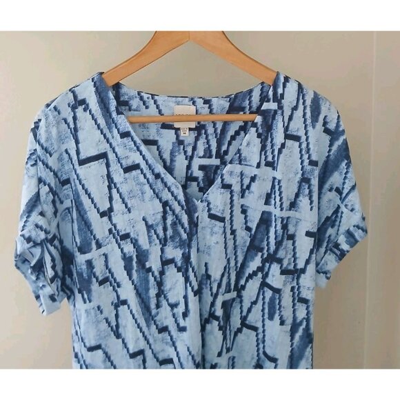 Nic+Zoe Zig Zag Twist Front Tee S/S Top Size Medium Blue Linen V Neck Work Artsy - Picture 2 of 11